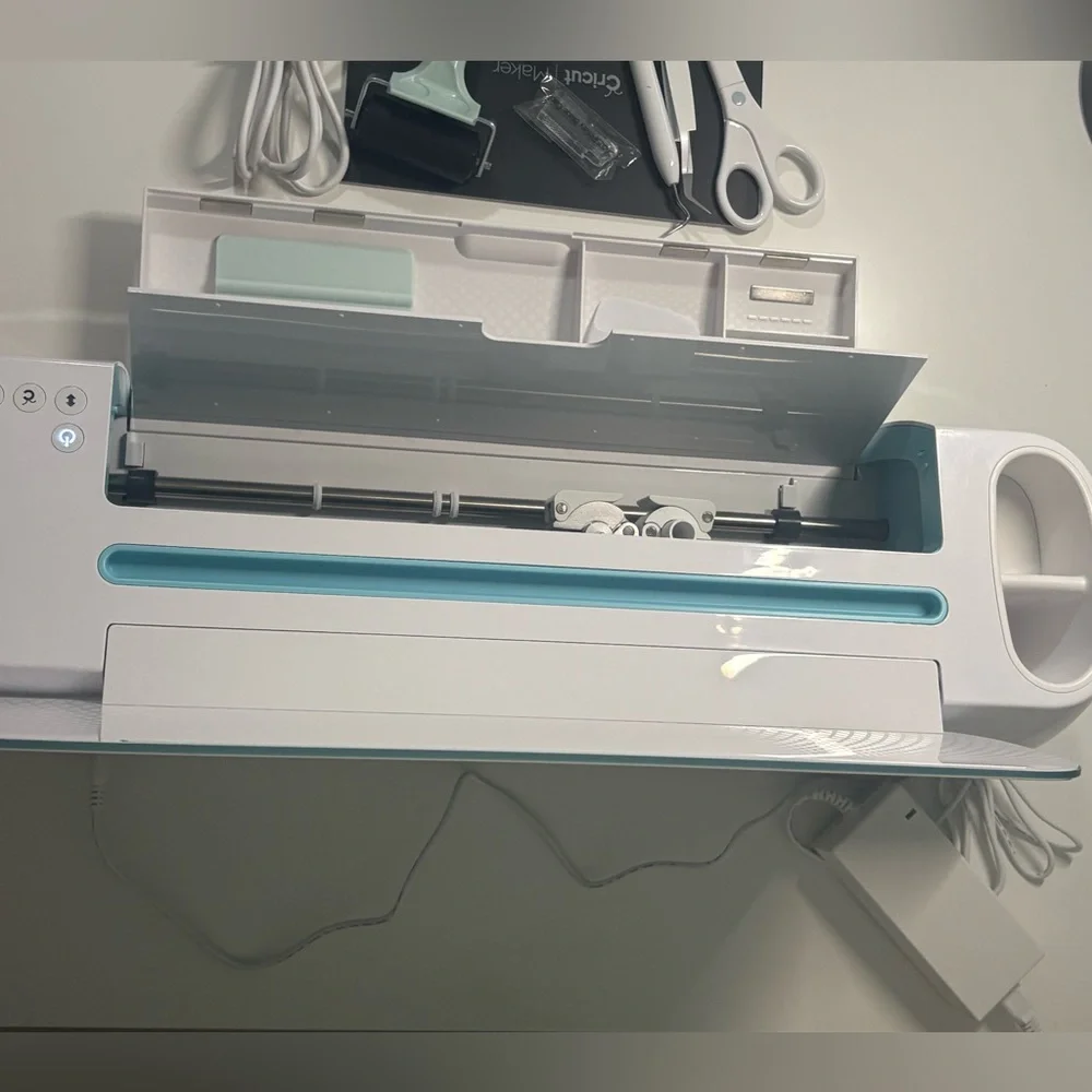 Cricut Maker CXPL301 Teal + Tools & Accessories | Barely Used